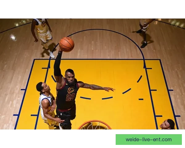 詹姆斯凌晨抵达迈阿密出战热火 追平帕里什历史纪录在即